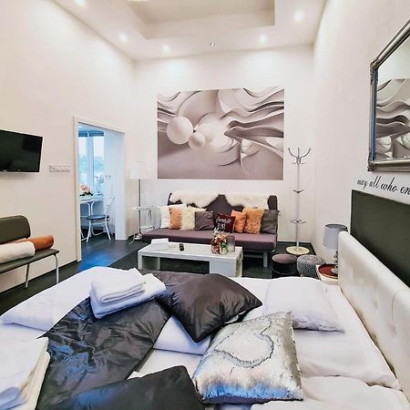 בודפשט Modern Flat In City Center מראה חיצוני תמונה