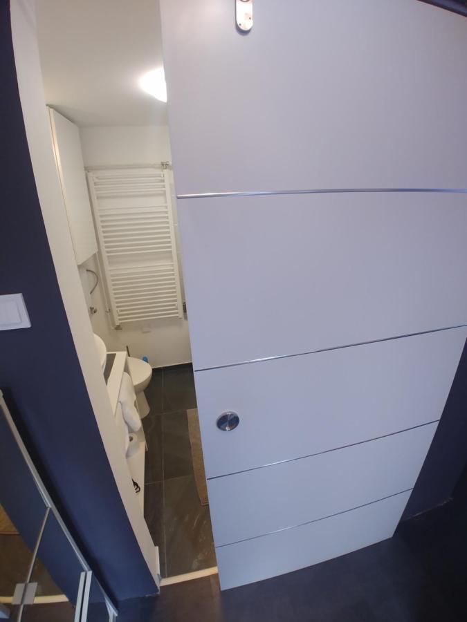 בודפשט Modern Flat In City Center מראה חיצוני תמונה