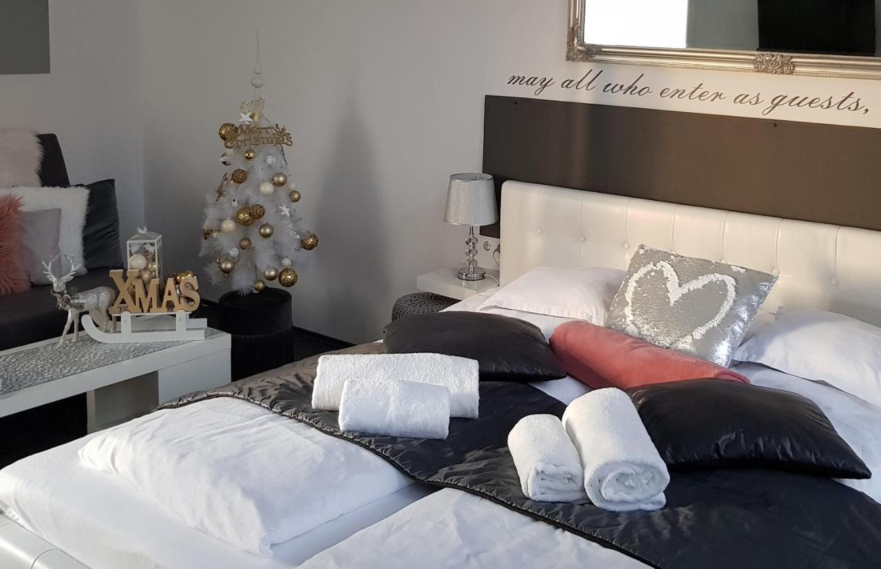 בודפשט Modern Flat In City Center מראה חיצוני תמונה