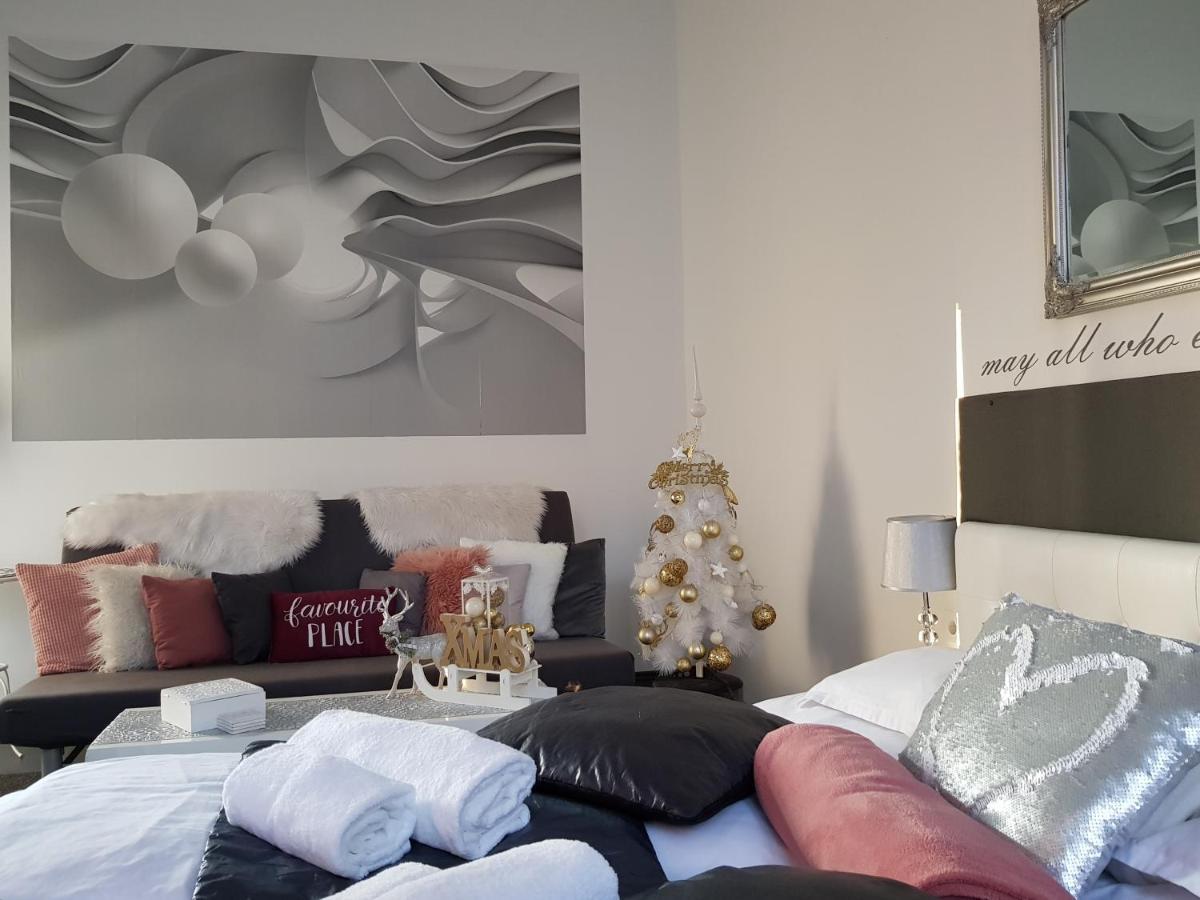 בודפשט Modern Flat In City Center מראה חיצוני תמונה